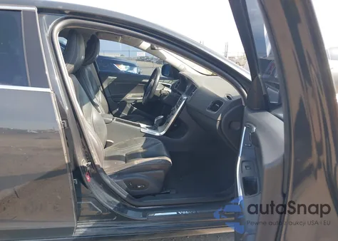 2013 Volvo S60 T6 z USA, uszkodzony, nr VIN YV1902FH2D1229743